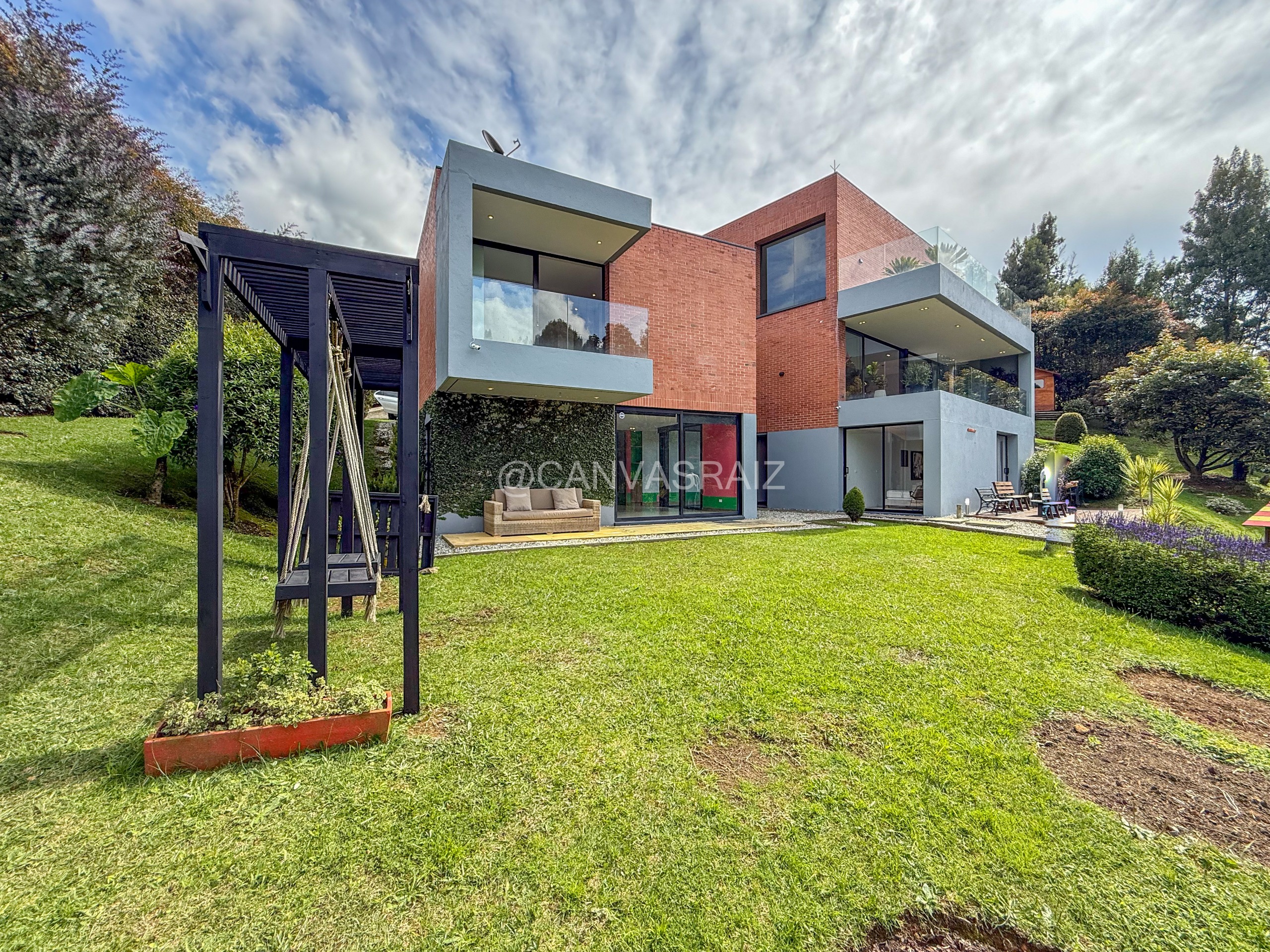 Casa Campestre en Parcelación Alto de Palmas