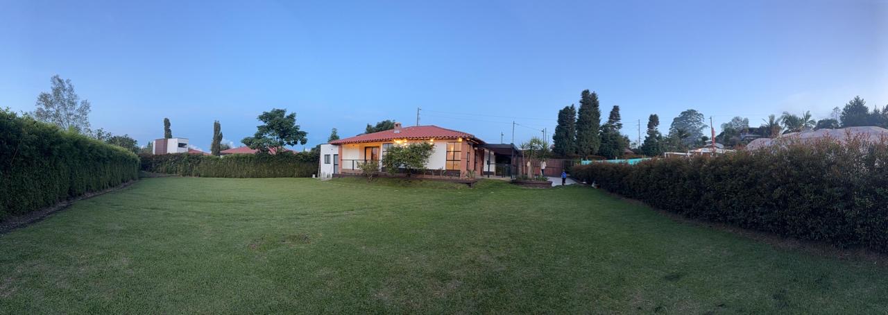 CASA EN ALQUILER EN LLANOGRANDE CERCA AL COLEGIO MONTESORI 