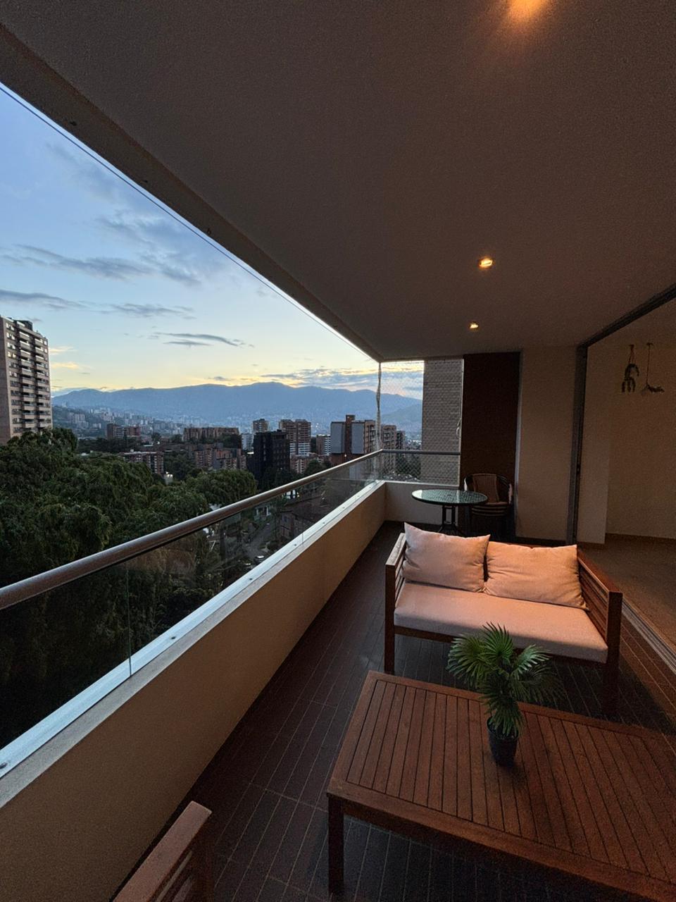APARTAMENTO EN EL ESMERALDAL