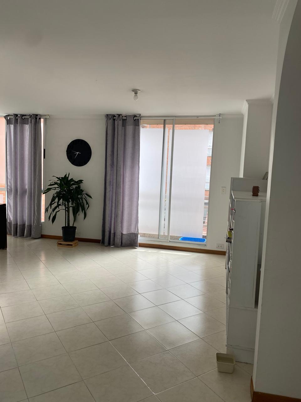 Apartamento en loma de los bernal