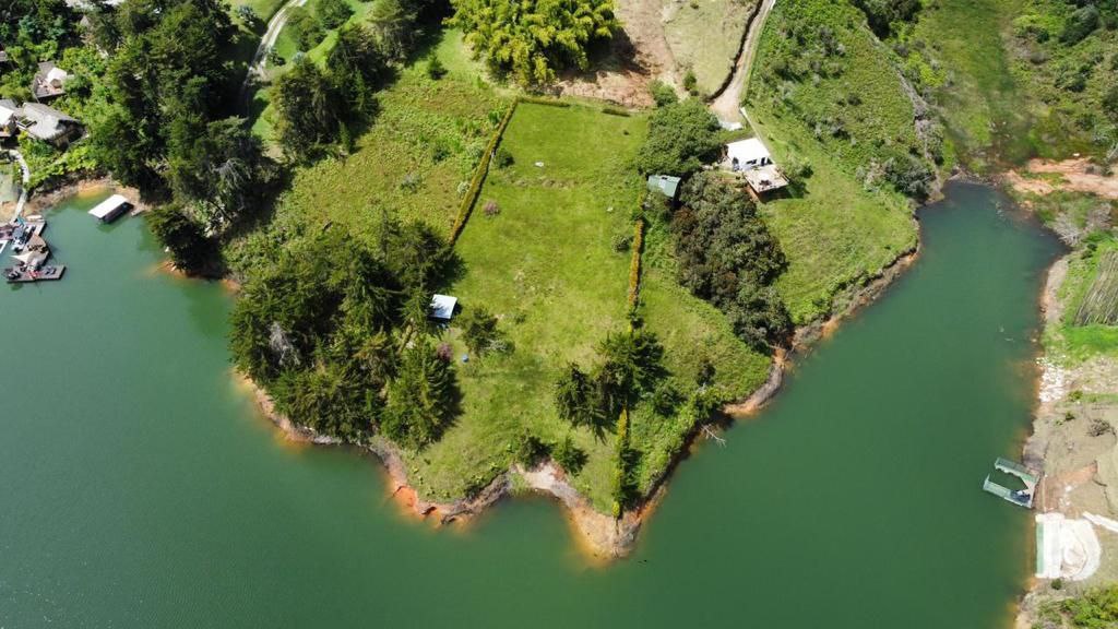 Lote en el peñol vereda uvital