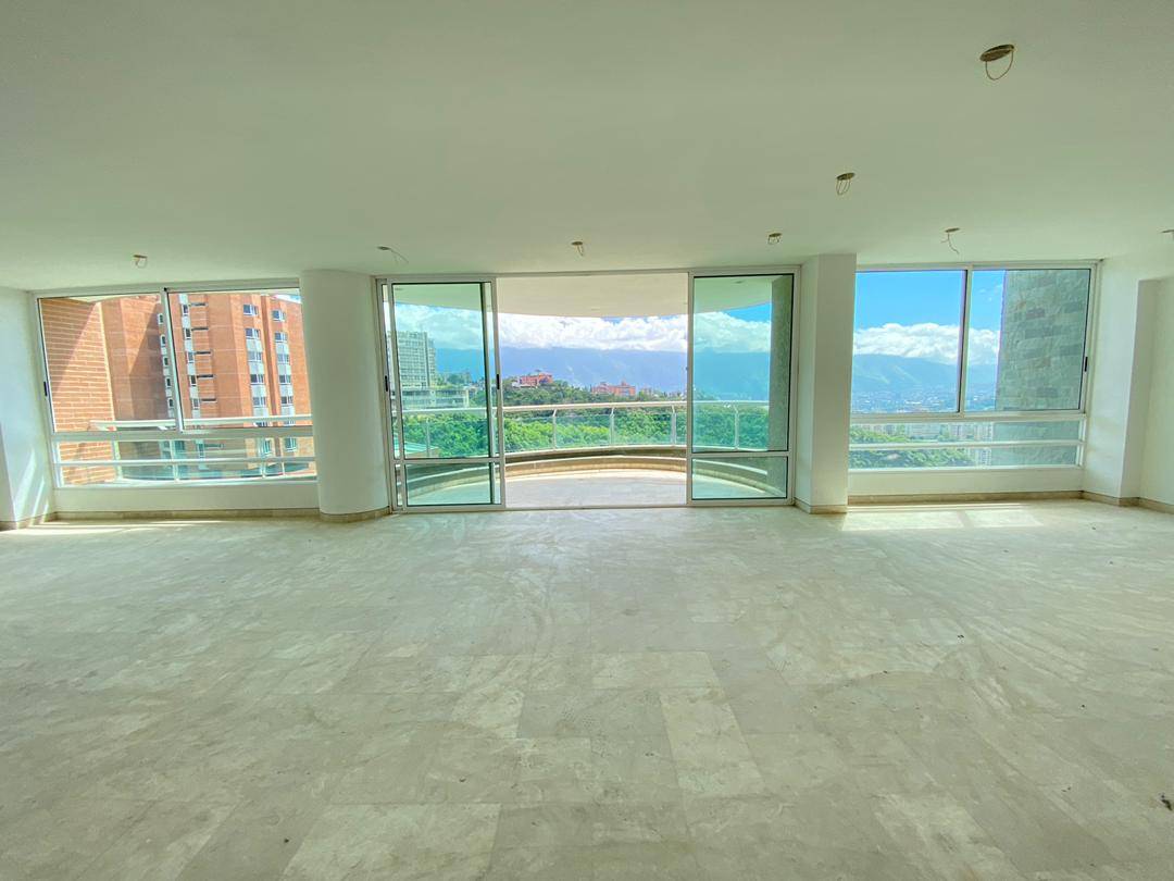 Se vende Penthouse 636m² 4h+2s/5b+1s/4p Mirador de los campitos 3