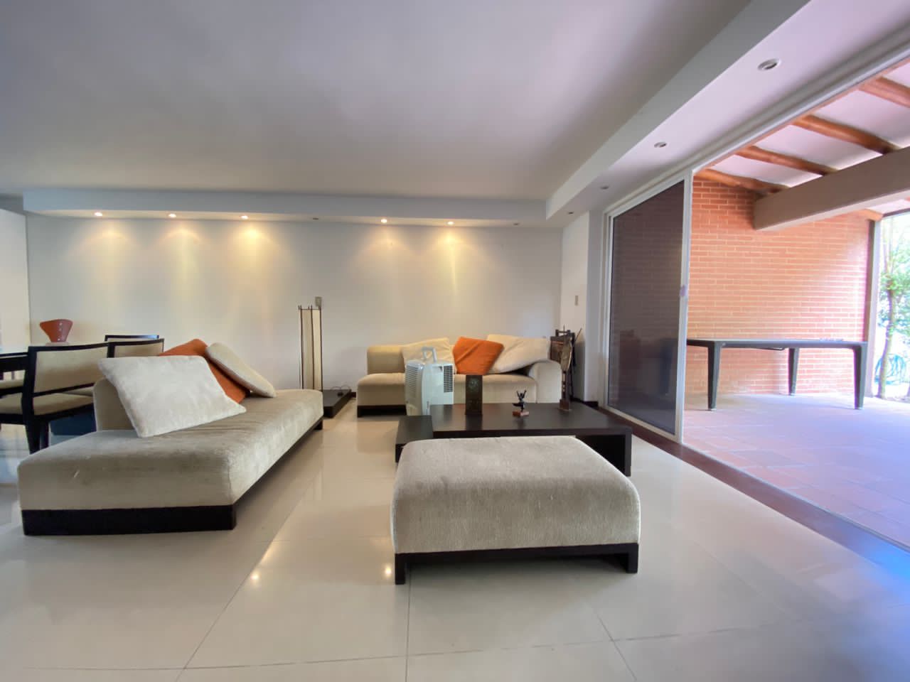 Se vende Townhouse 285² 5h+1s/6b+1s/3p El hatillo - Otras fotos