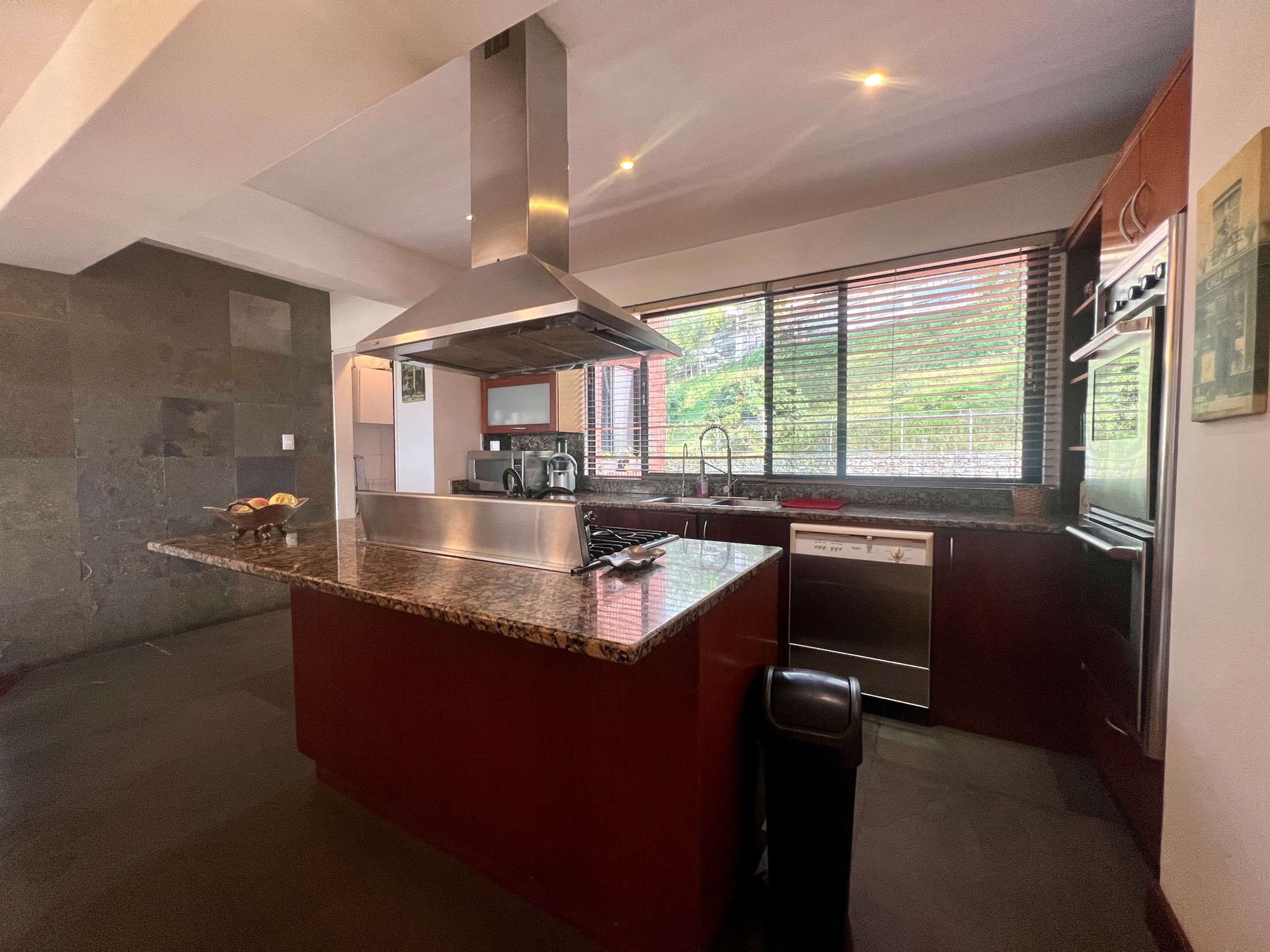 Se vende apto en Alto Hatillo 170m² - 3h+s/2b+s/3pe - Otras fotos