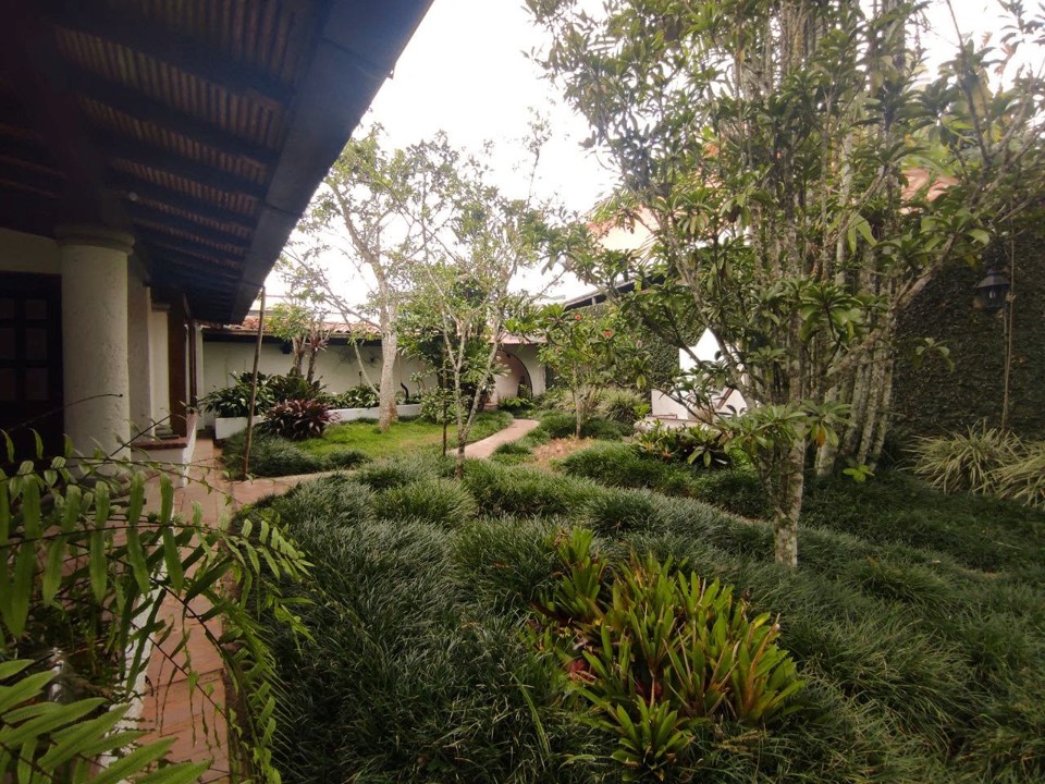 Se alquila Anexo 140m² 1H+E+2B+2E La Lagunita 3