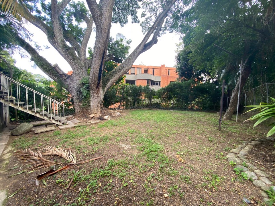 Se vende casa 1000m² 8h/10b/8e Altamira - Otras fotos