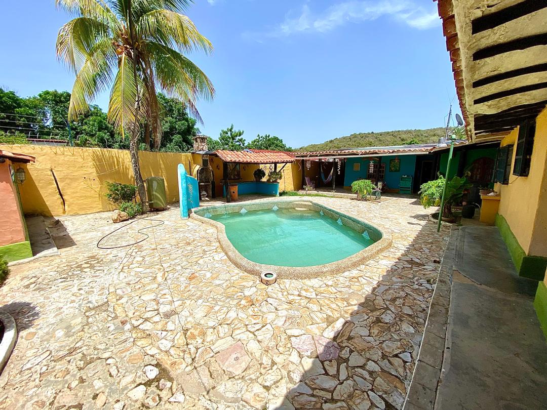 Se vende casa 630m² 5h/5b/2e Los Robles, Nueva Esparta - Otras fotos