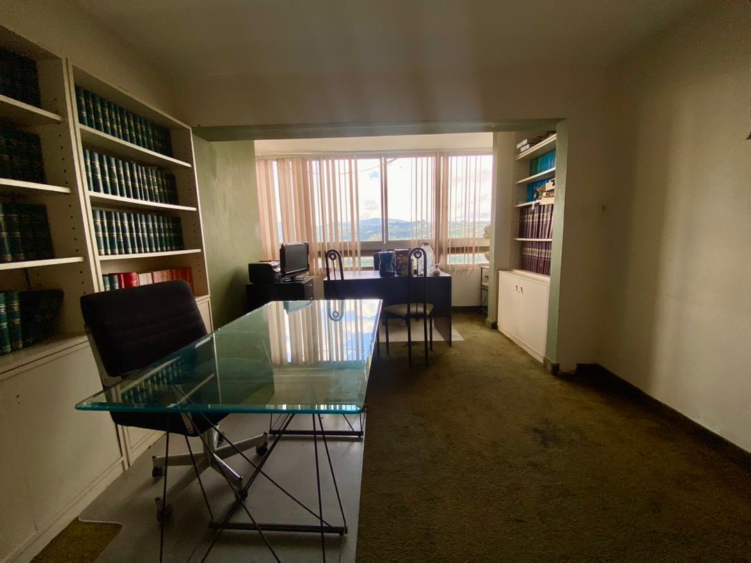 Se vende Apto 110m² 1p Santa Eduvigis - Otras fotos