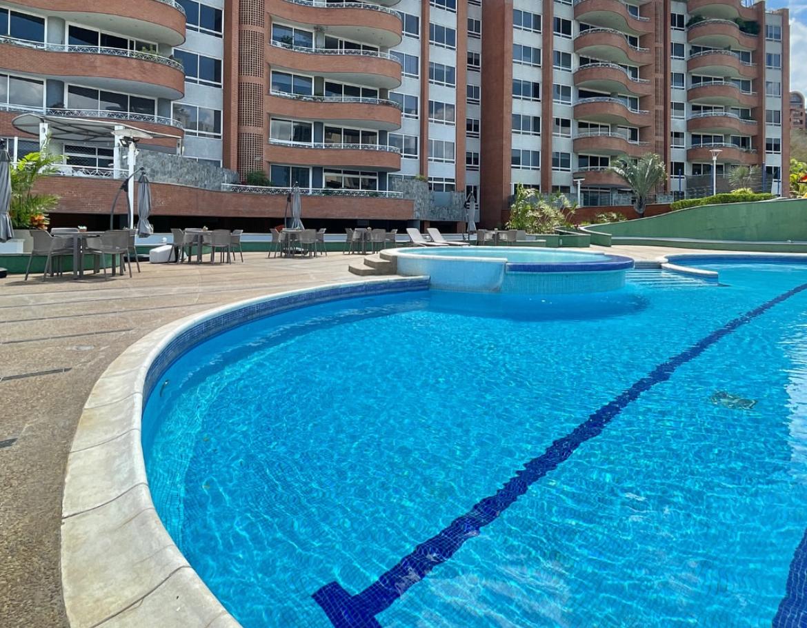 Se Vende Apto 320m² 4h+2s/5b+1s/4e Mirador de los Campitos - Otras fotos