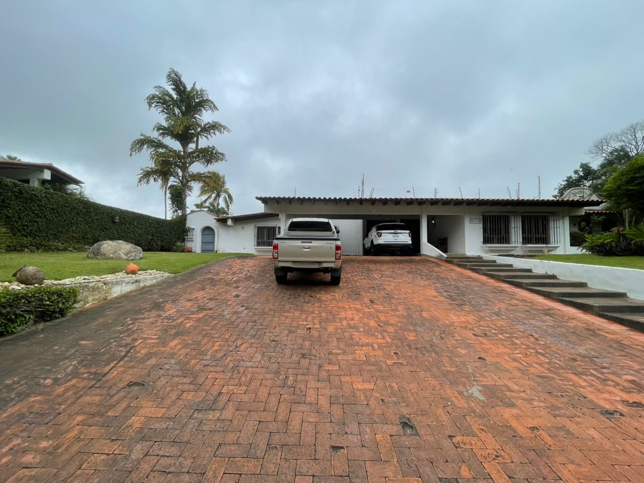 Se vende casa 2023m² 5h+2s/12b+2s/12p Cerro Verde - Otras fotos