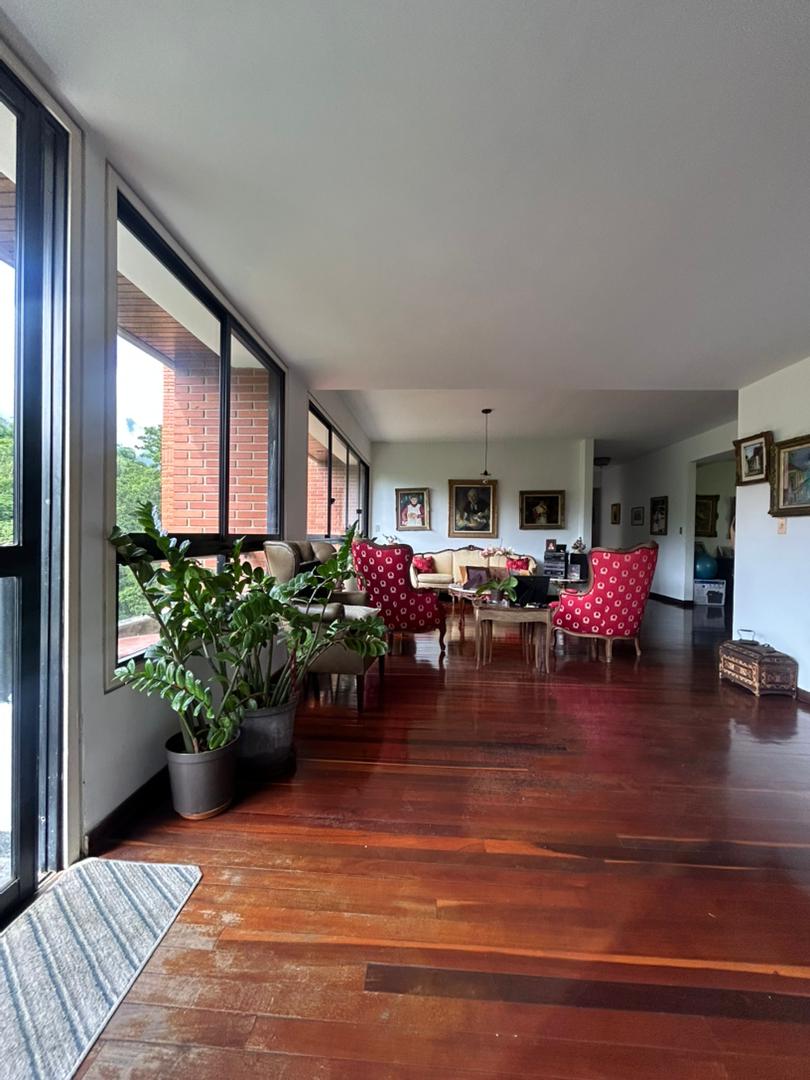 Se vende Apto PH 430m² 4h+2s/4b+2s/3p Urb Miranda - Otras fotos