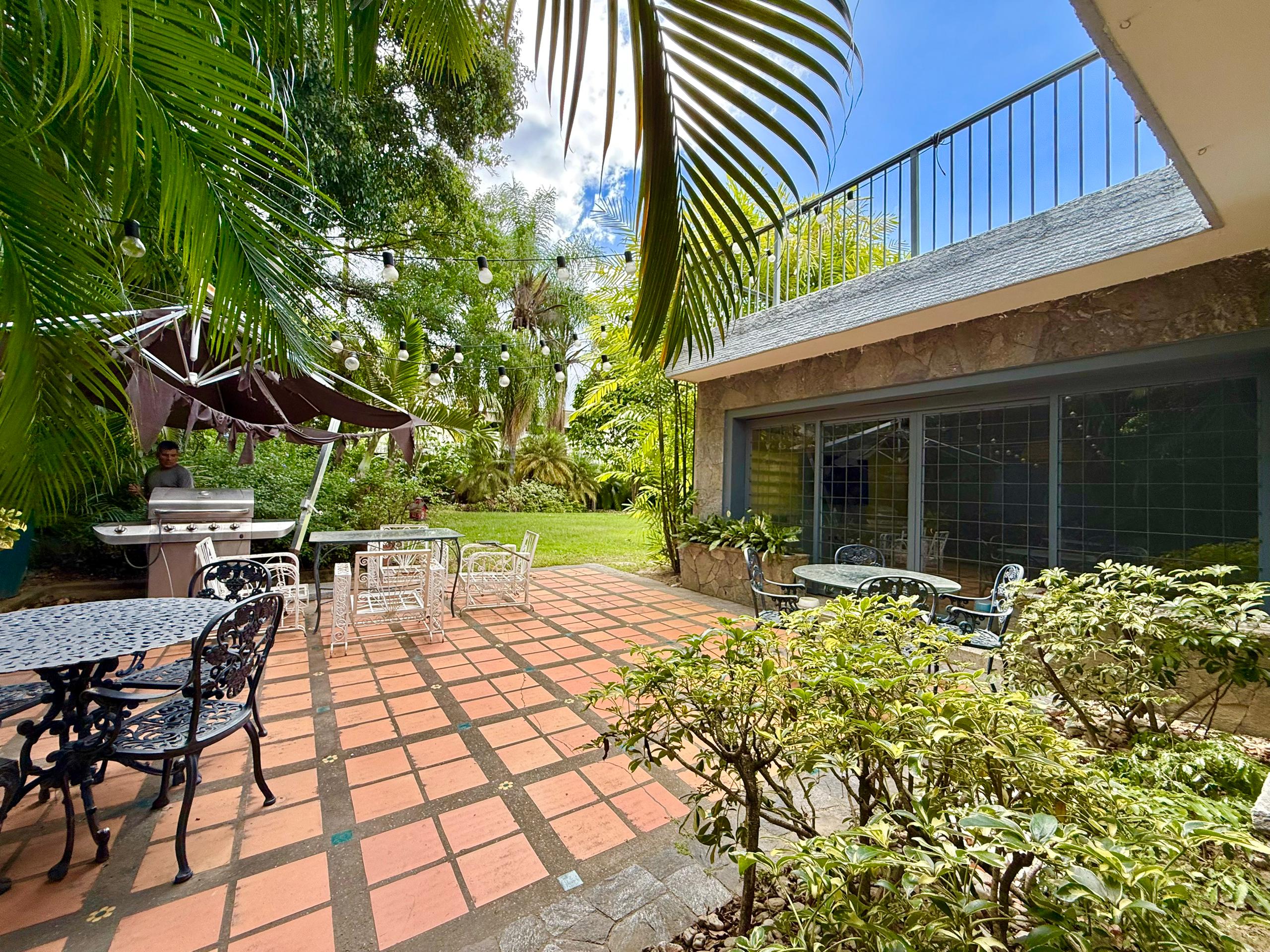 Se vende casa 1700m² 6h+2s/6b+2s/6p La Floresta 5