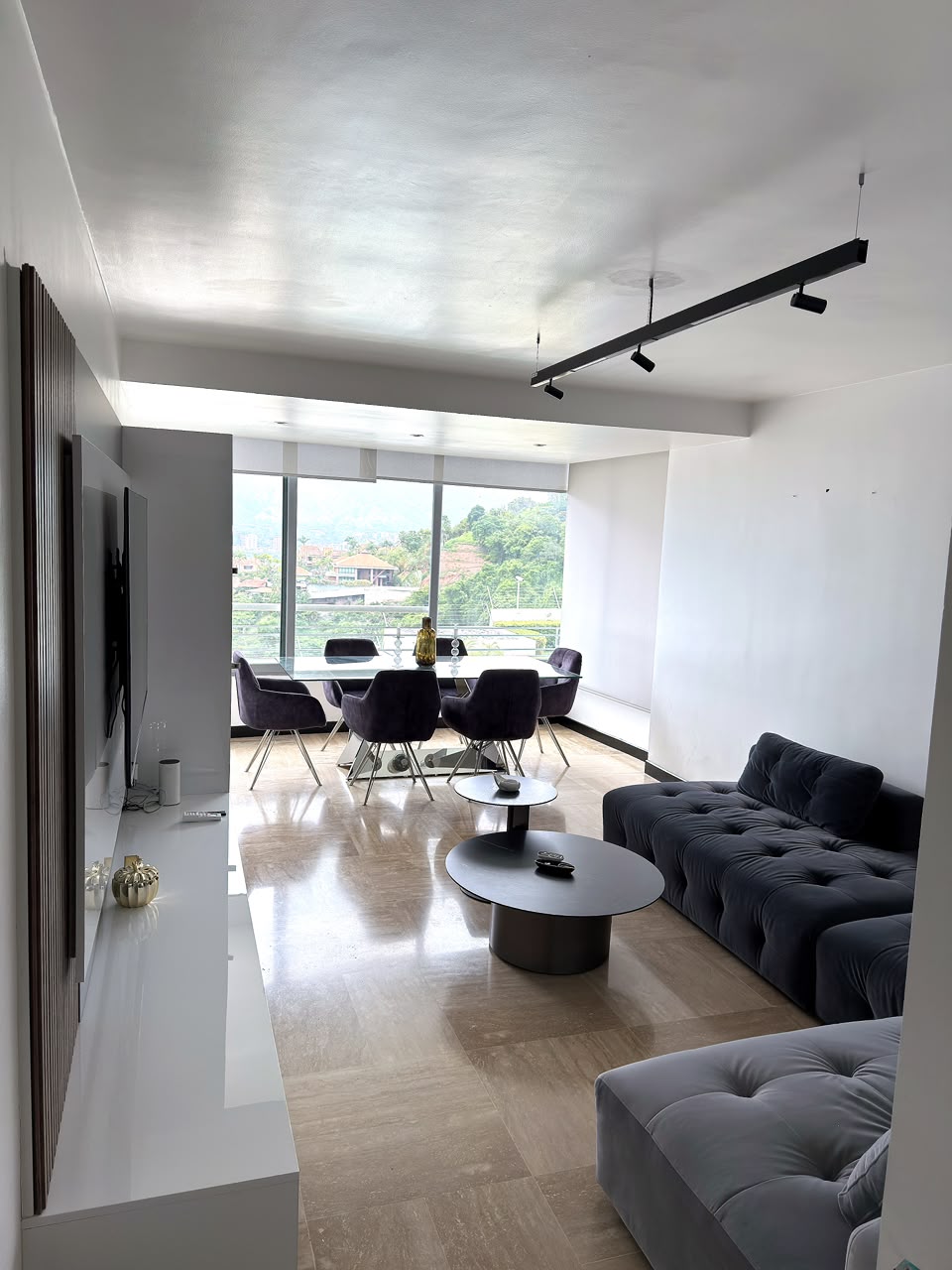 Se alquila Apto 116m² 2h/2b/2p Lomas de Las Mercedes 4