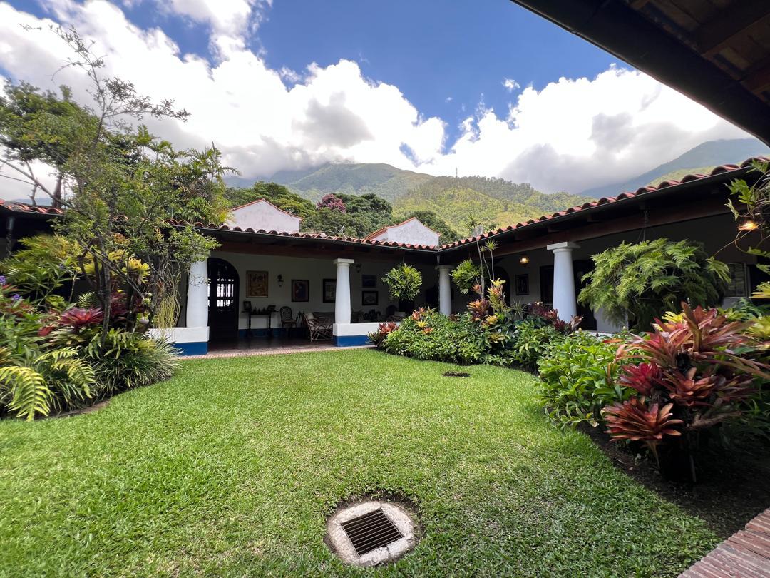 Se vende Casa 1.000m² 5h+s/4b+s/5p Los Chorros 4