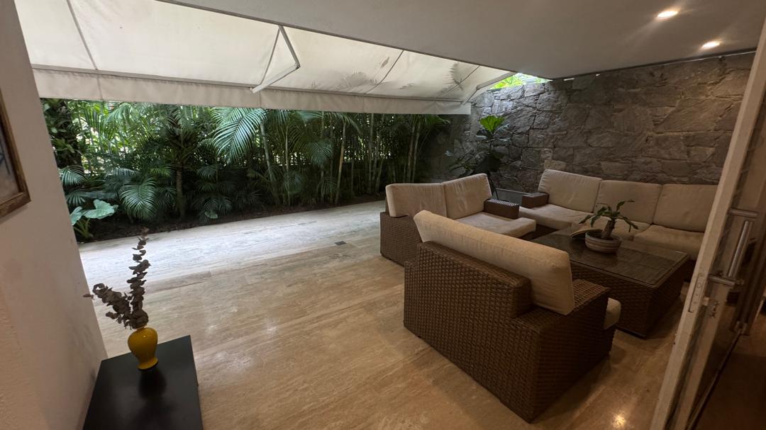 Se alquila Apto 400m² 3h+s/4b+s/2p Alta Florida 1