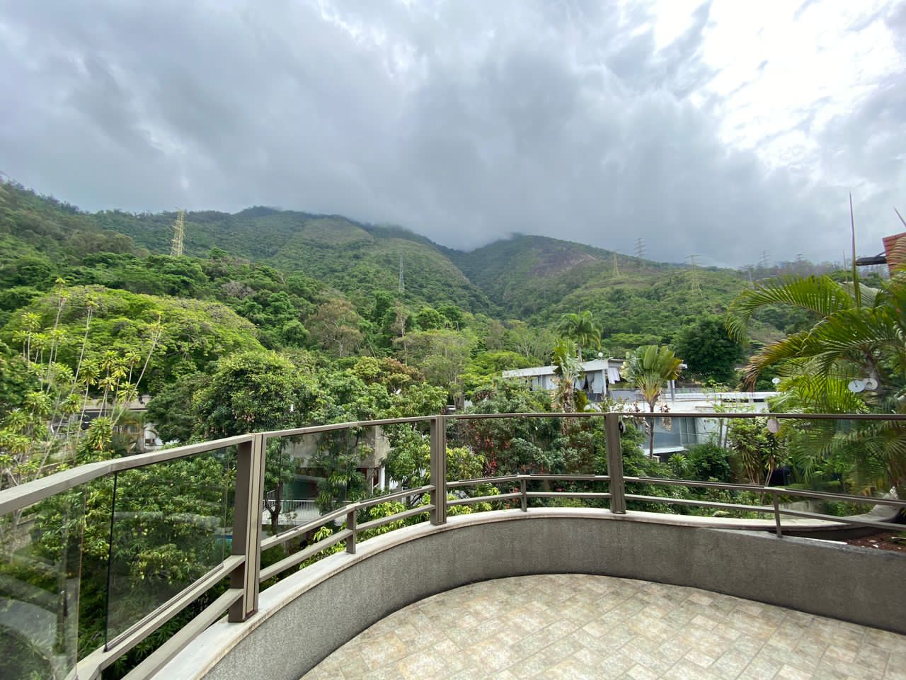 Se vende PH 800 m² -4h+s/6b+s/8p en Altamira - Otras fotos
