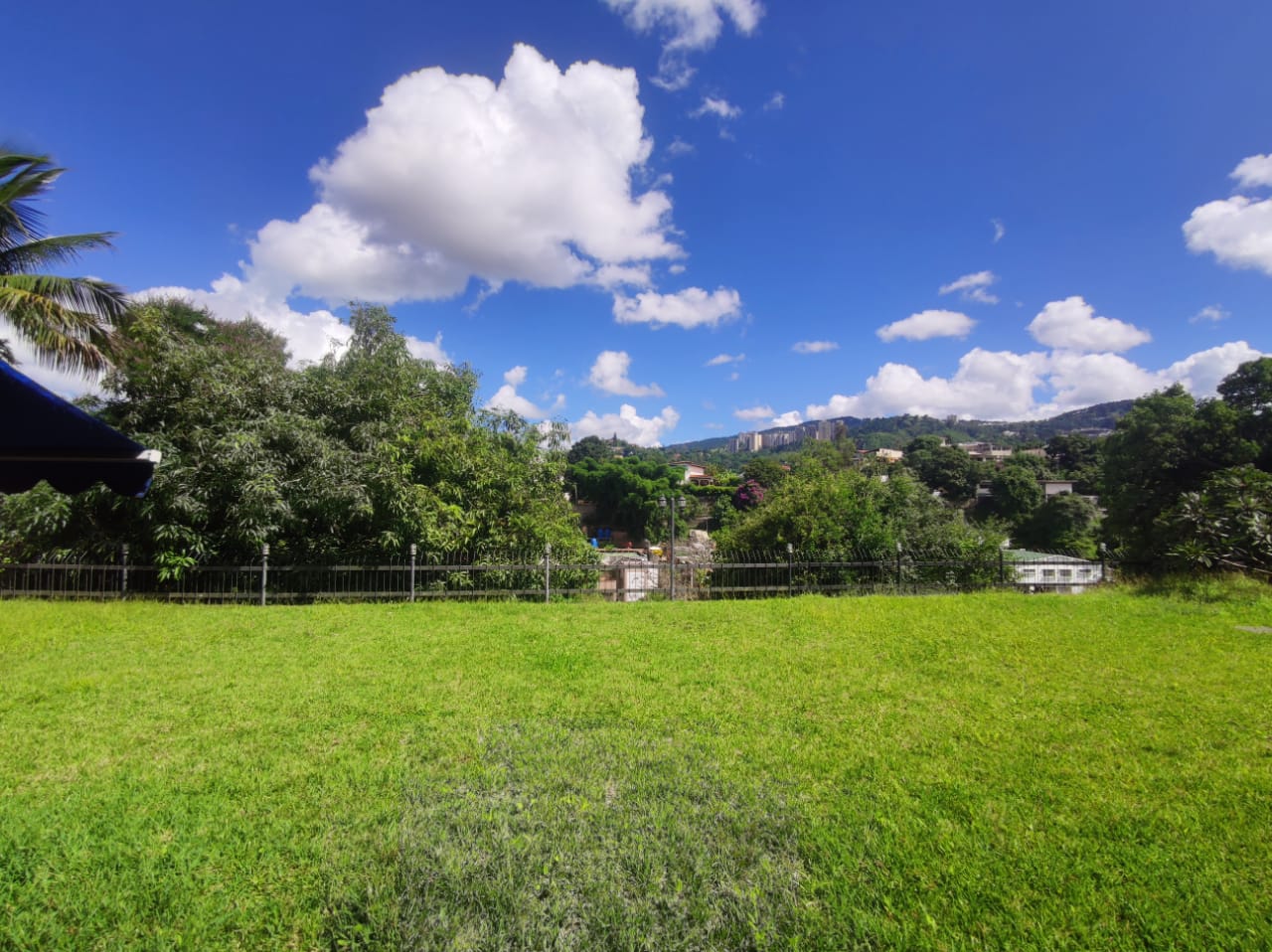 Se vende casa 1100m² 4h+1s/6b+1s/4p Prados Del Este - Otras fotos