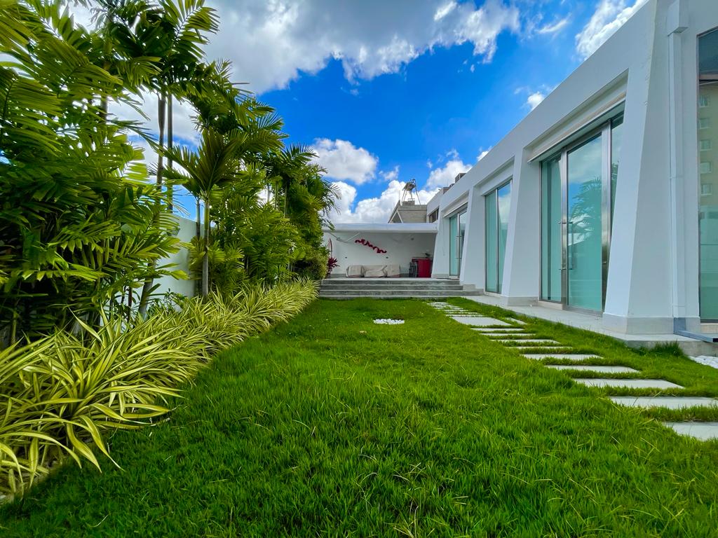 Se vende Casa 550m² 4h+1s/5b+1s/4p Los Samanes - Otras fotos