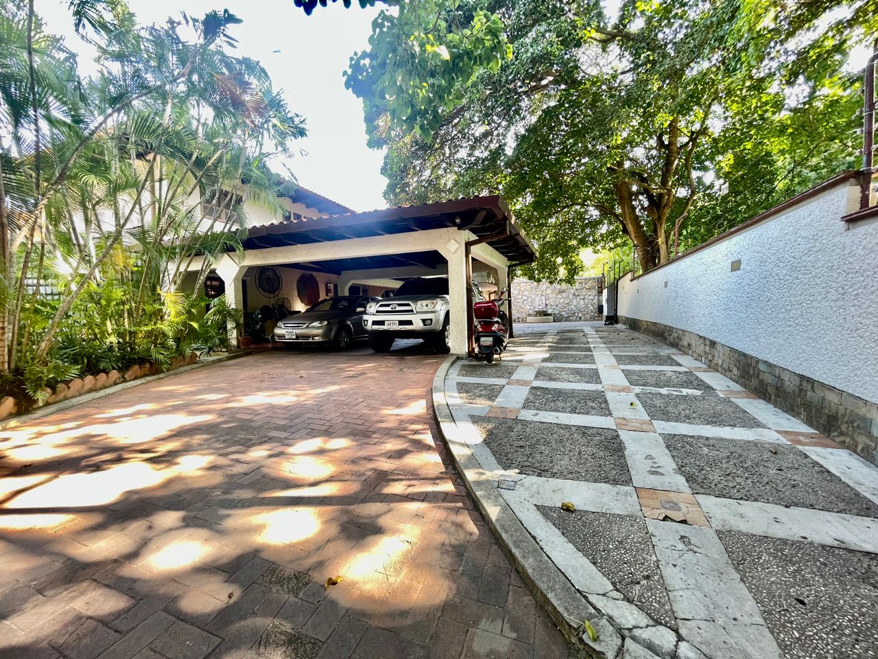 Se vende casa 2000m² 5h+3s/ 7b+3s/ 10e Valle Arriba - Otras fotos