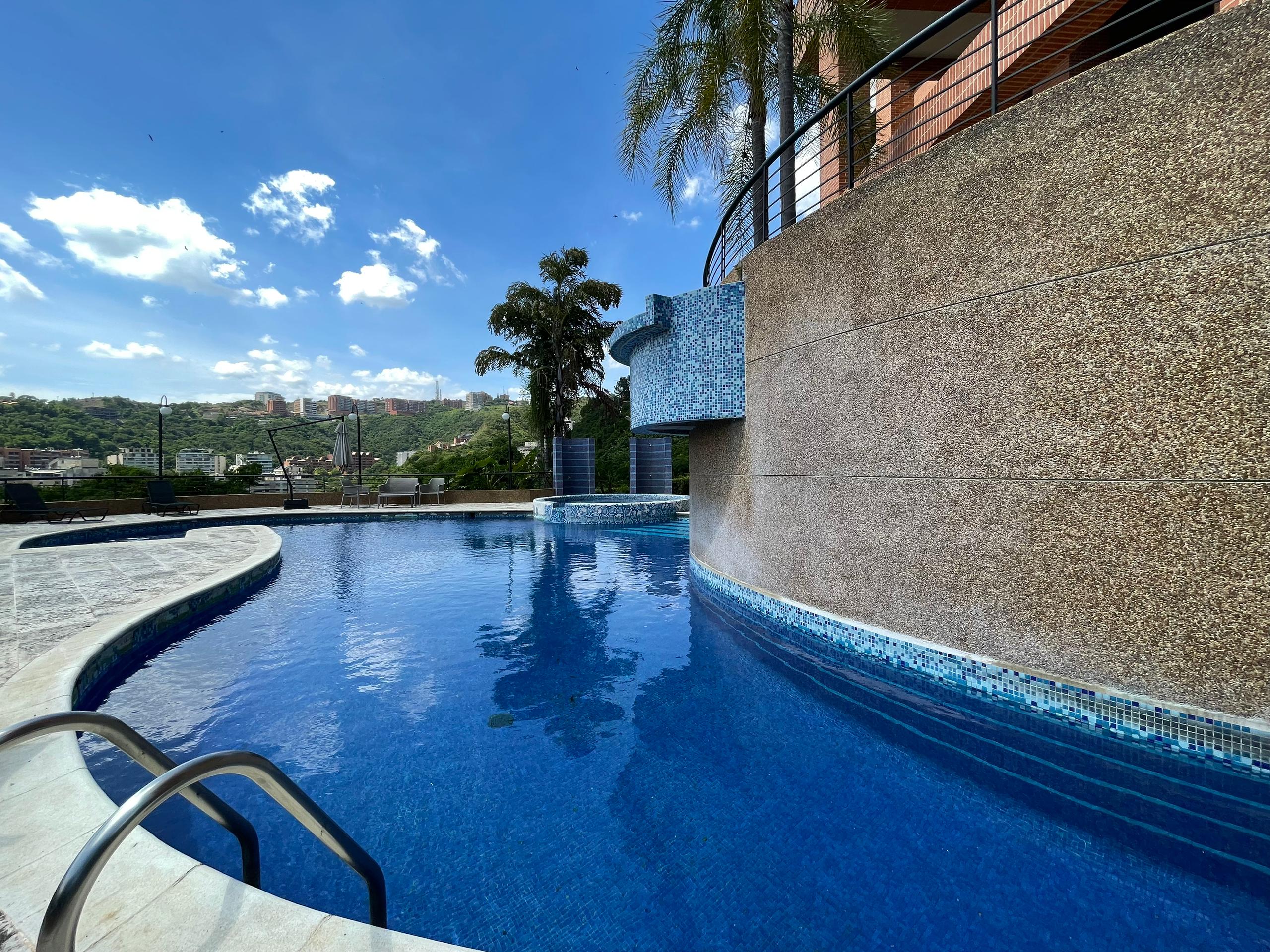 Se vende Apto PB 400m² 4h+s/ 5b+s/ 4p Colinas de Valle Arriba - Otras fotos