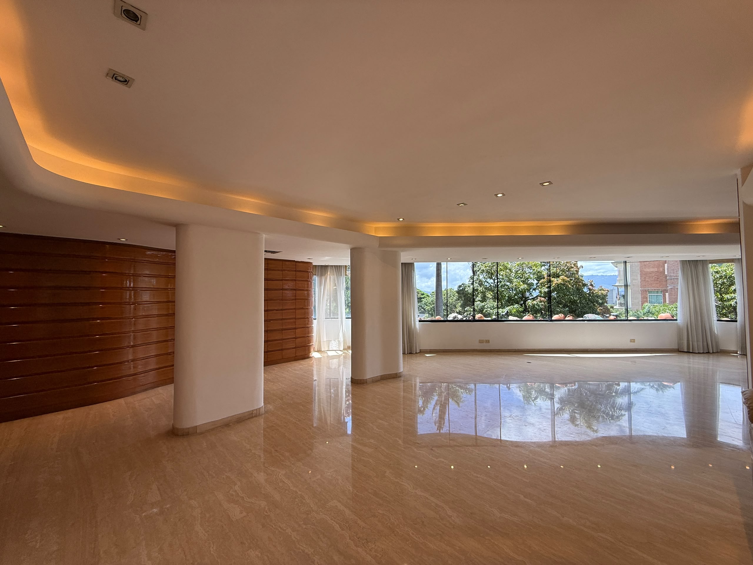 Se vende Apto 305m² 3h+s/3b+s/4 Altamira 3