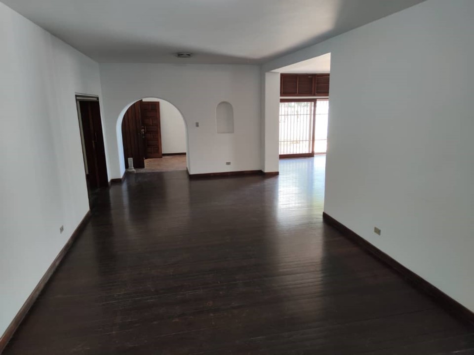 Se vende casa 1200m² 5h+s/6b+s/5p San Roman - Otras fotos