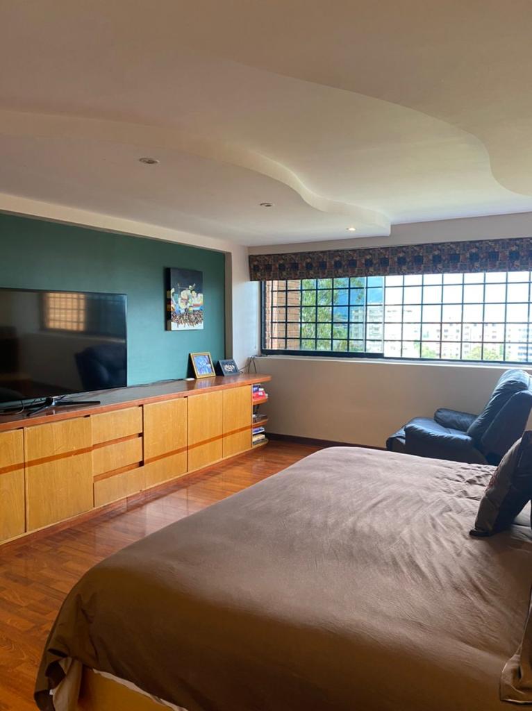 Se vende Penthouse 310m² 4h+1s/6b+1s/2p Colinas de valle arriba 5