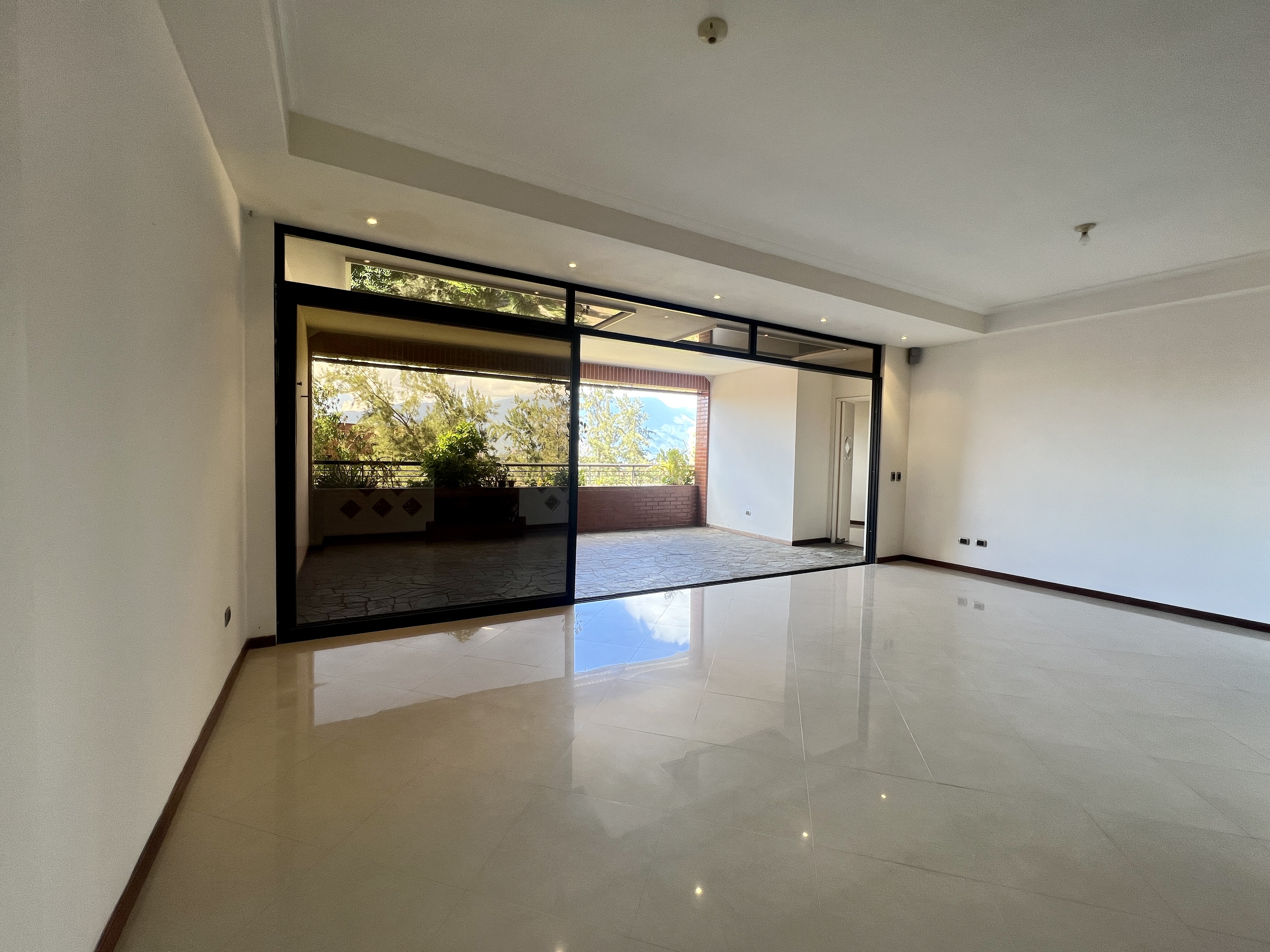 Se vende PB en La Tahona 320m² - 3h/3.5b/4pe 2