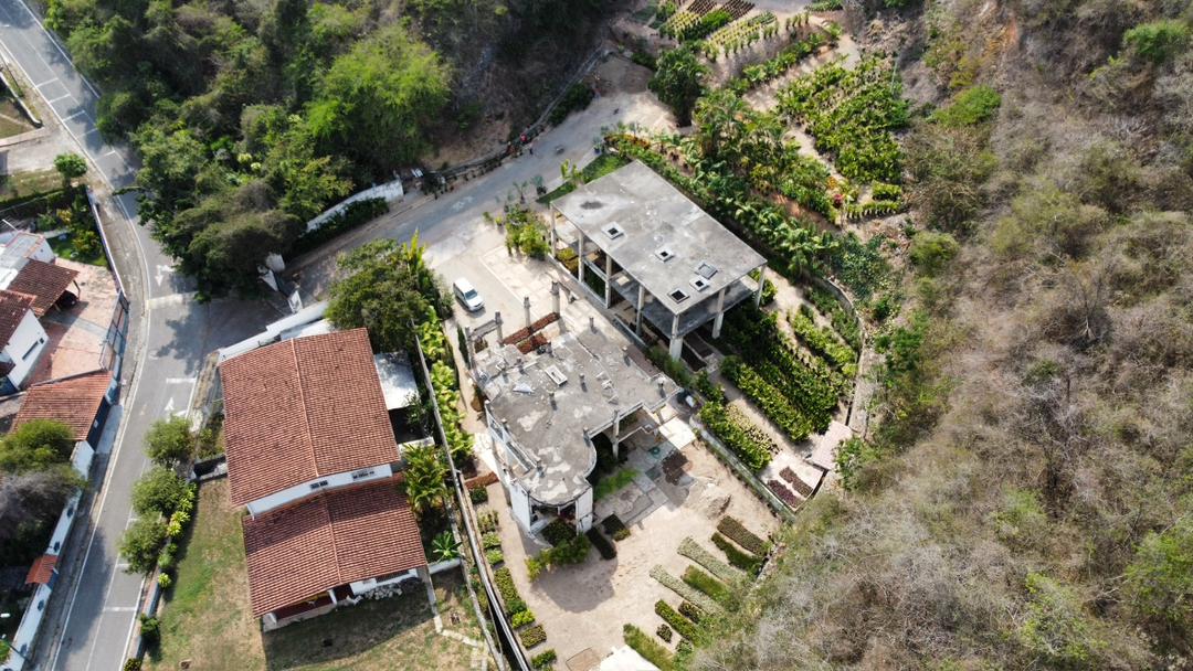 Se vende terreno 3000m² Prados del este 2