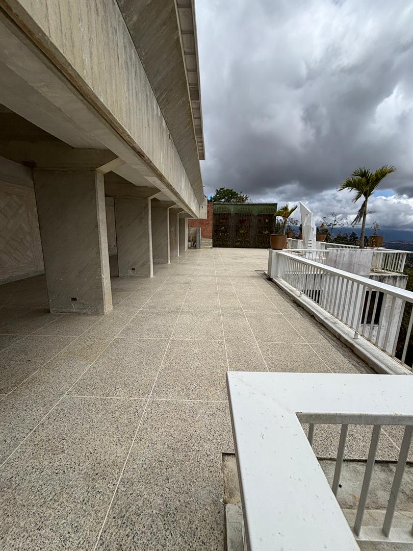 Se vende casa 2400m² 6h+2s/9b+2s/8p Alto Hatillo - Otras fotos