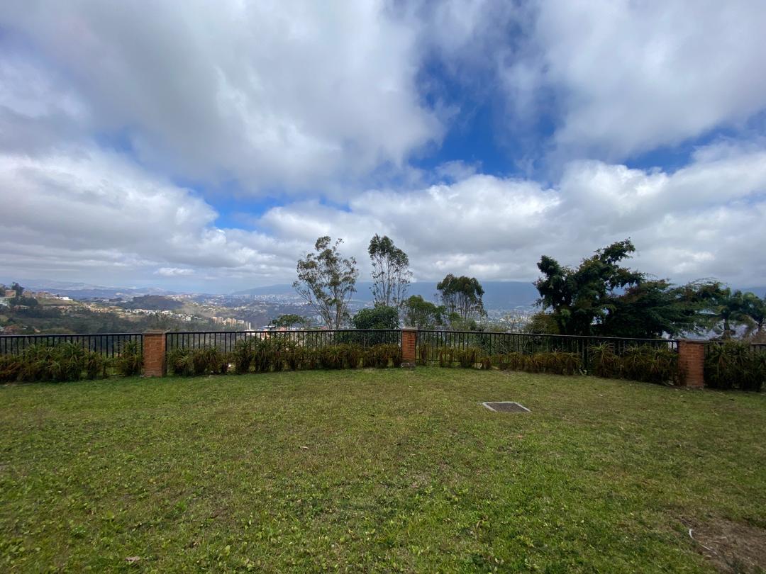Se vende casa 1089m² 4h+2s/3b+s/4p Alto Hatillo 4