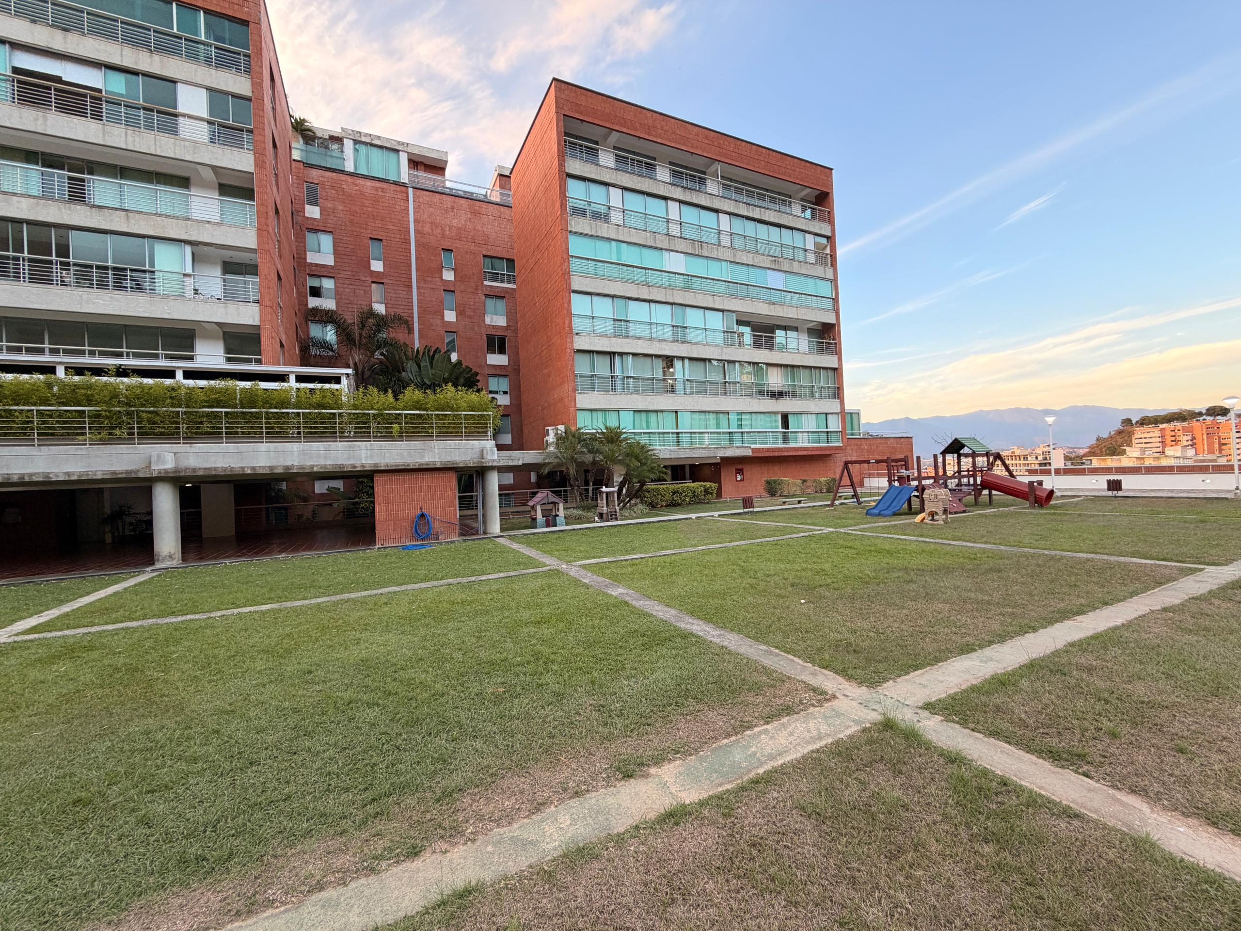 Se vende Apto 134m² 3h/2b+s/2p Solar del Hatillo - Otras fotos