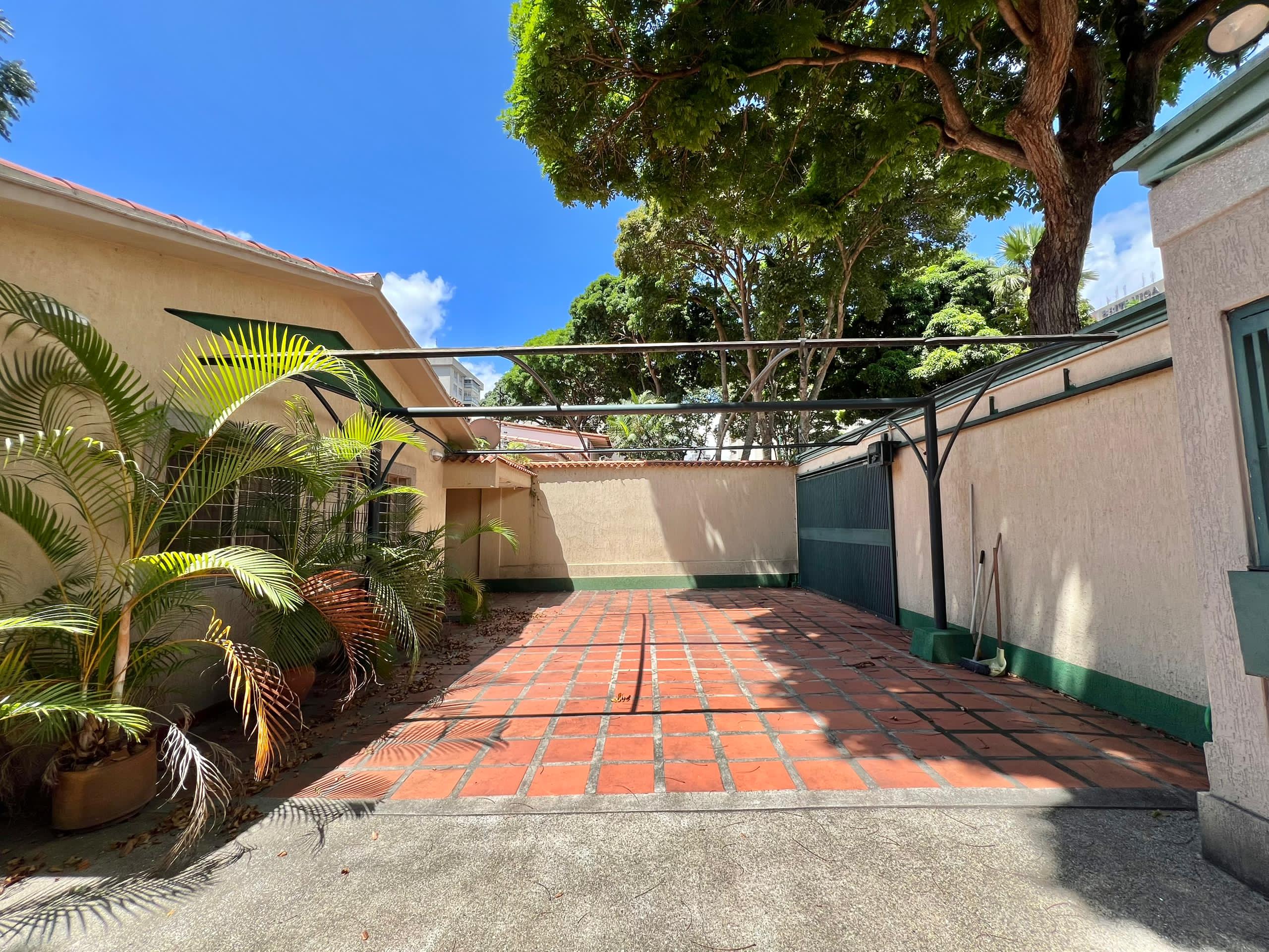 Se vende Casa 1273m² La floresta 5