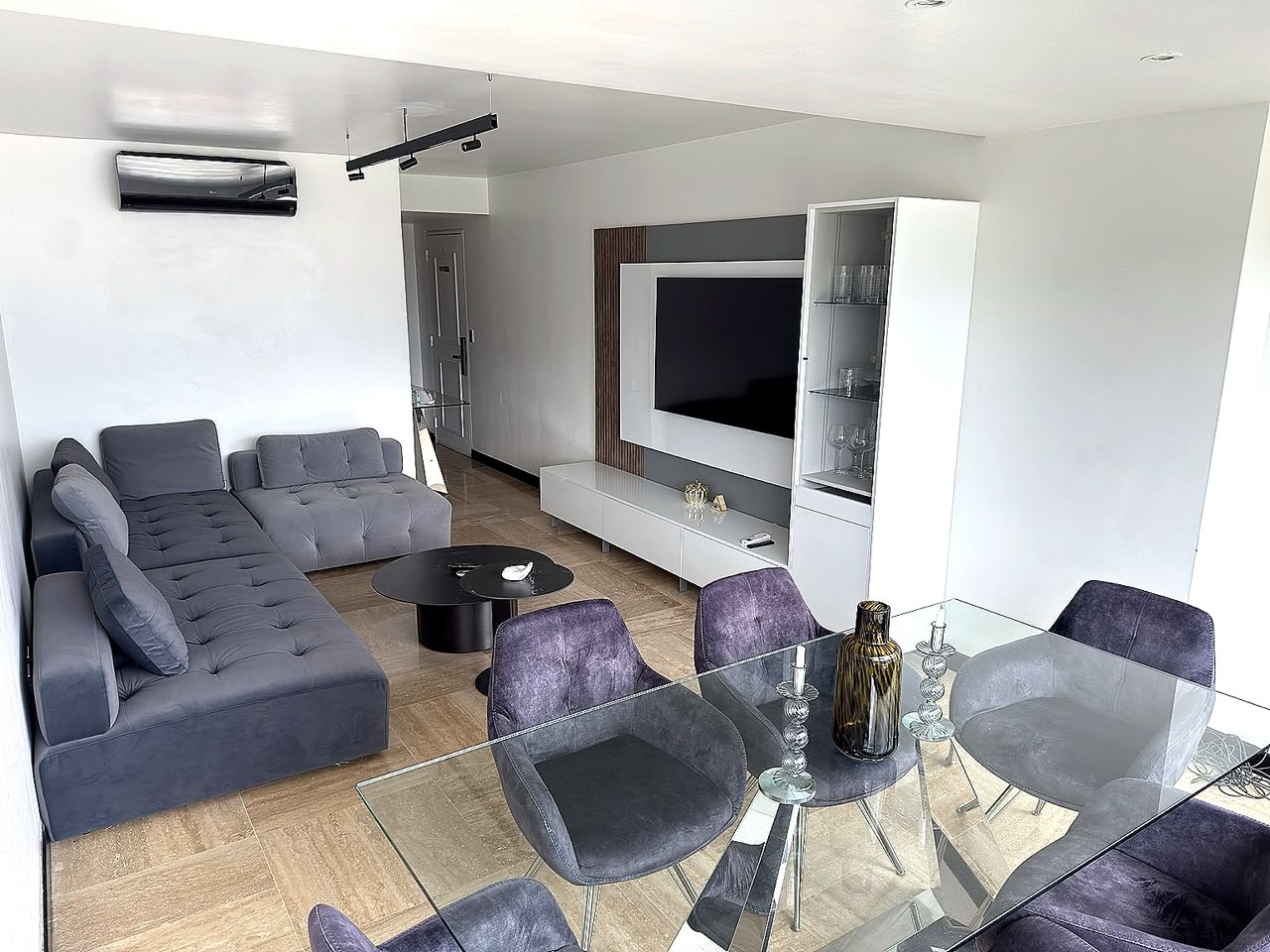 Se alquila Apto 116m² 2h/2b/2p Lomas de Las Mercedes 1