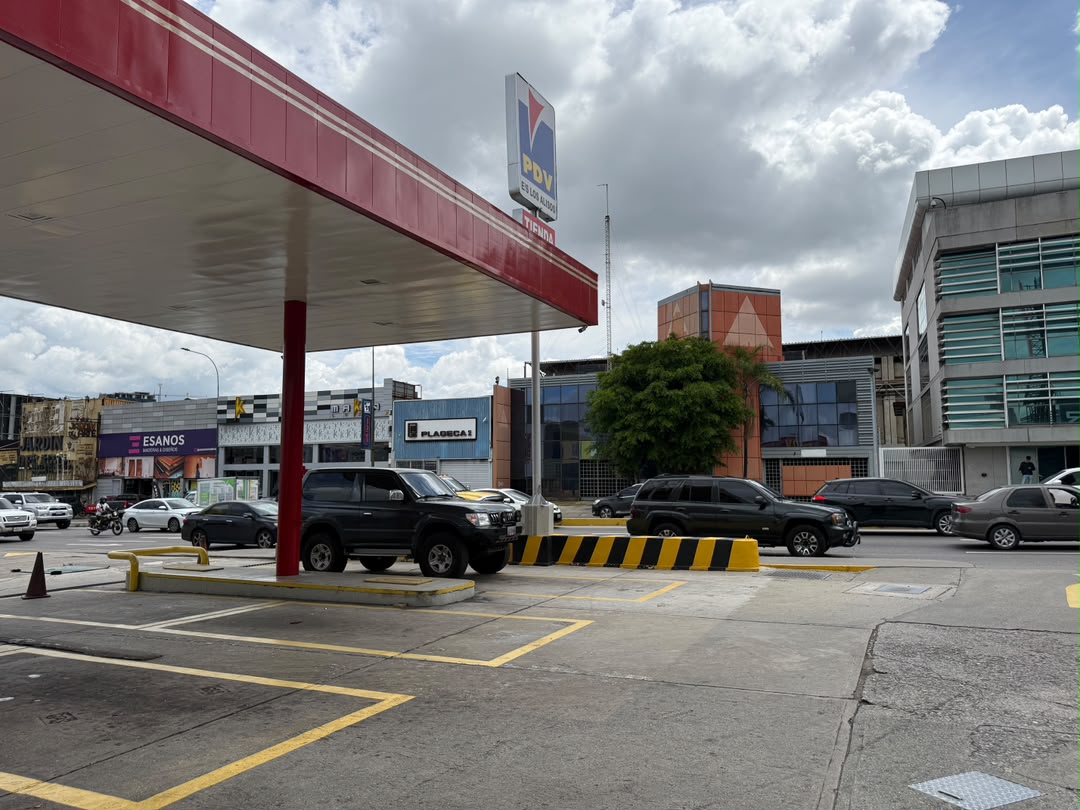 Se vende Terreno 2.500m² Chacao - Otras fotos