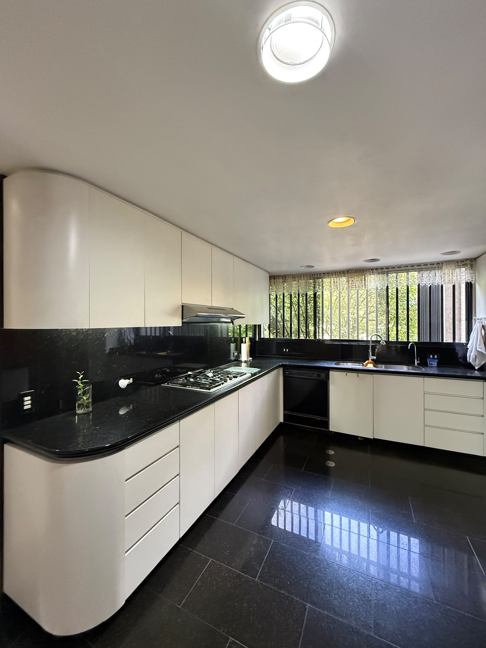 Se vende Apto 305m² 3h+s/3b+s/4 Altamira 5