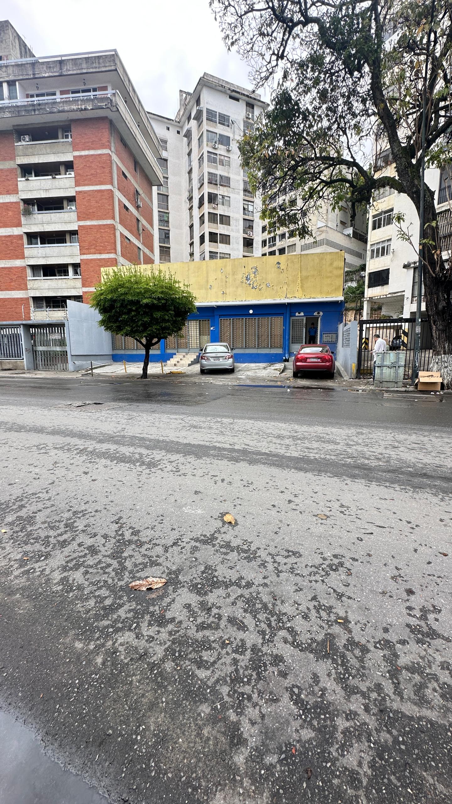 Se vende Casa Comercial 475,50m² 5p Los Chaguaramos 1