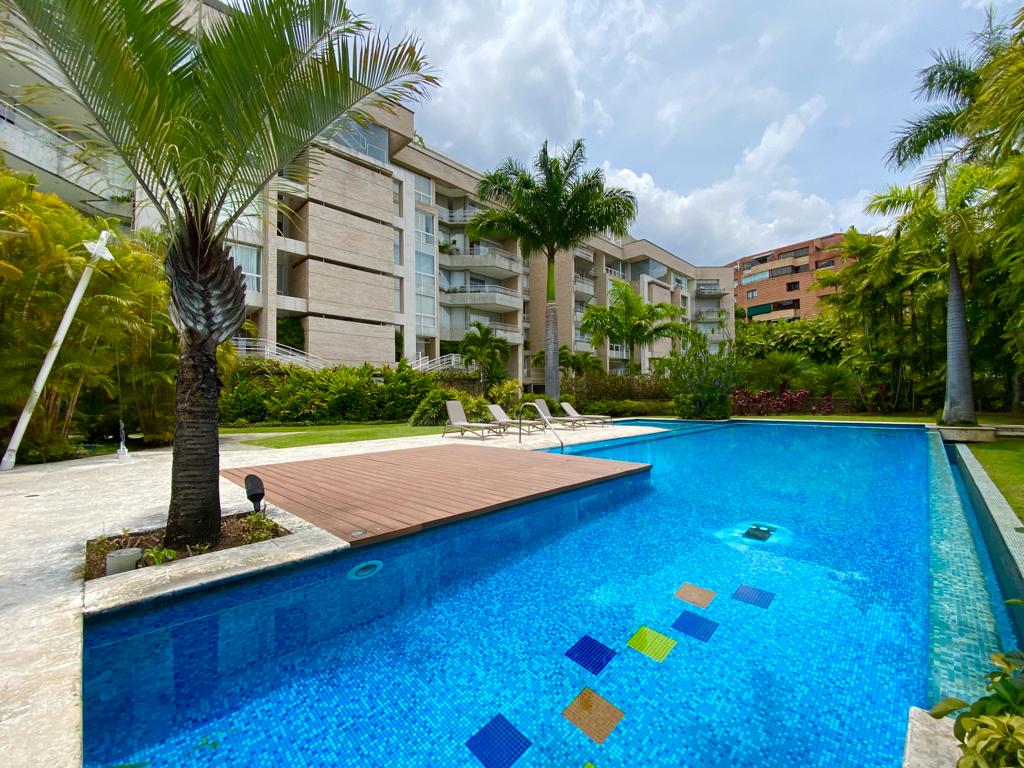 Se Vende PH 650m² 3h+1s/3b+1s/6p  Los Palos Grandes - Otras fotos