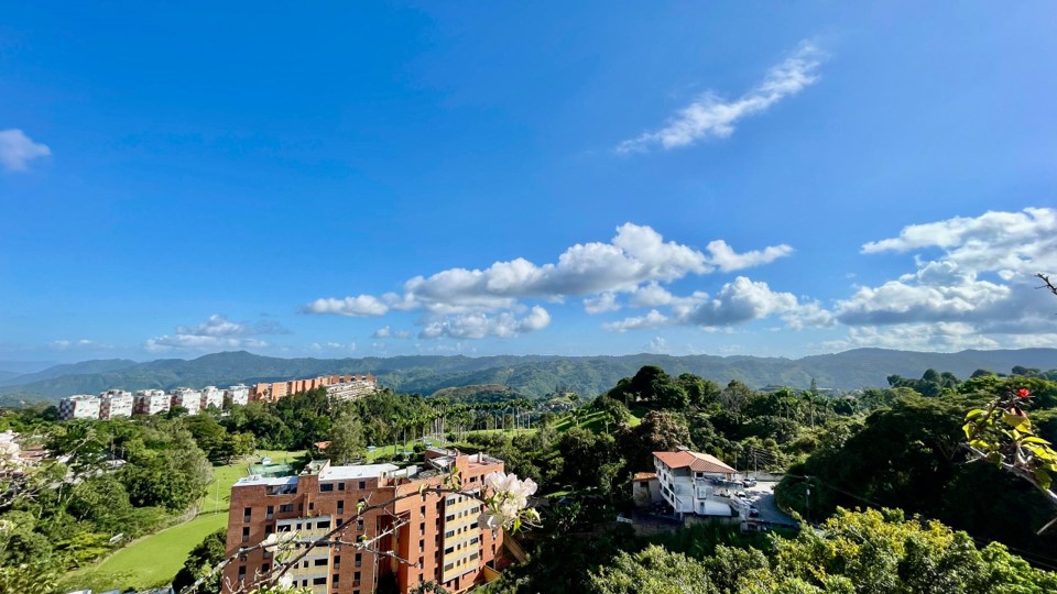 Se vende PH 930m² 4h+1s/6b+1s/4e Lomas de la Lagunita - Otras fotos