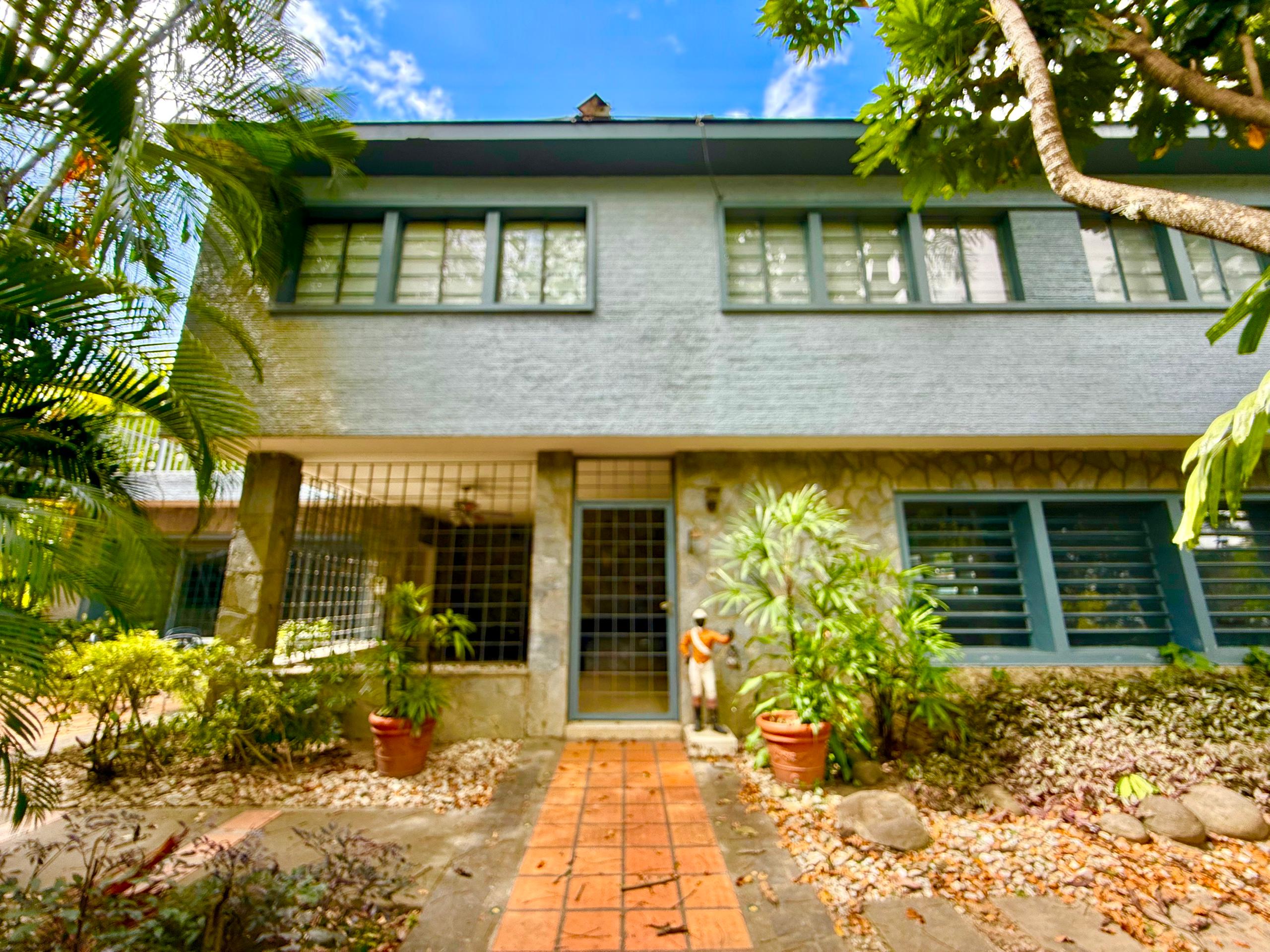 Se vende casa 1700m² 6h+2s/6b+2s/6p La Floresta 1