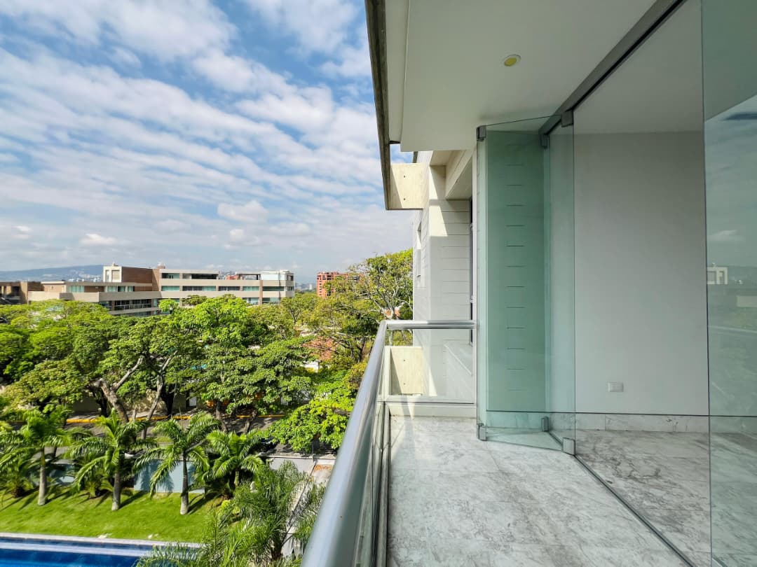 Se Vende Apto PH 258m² + 51m² terraza 3h/5b+s/4p La Castellana - Otras fotos