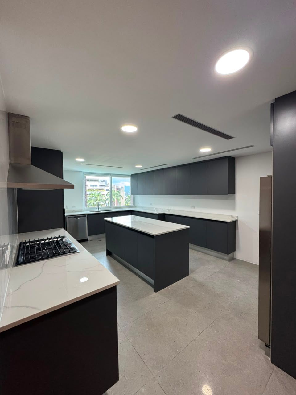 Se vende Apto 360m² 4h+s/6b/2p Los Chorros 5