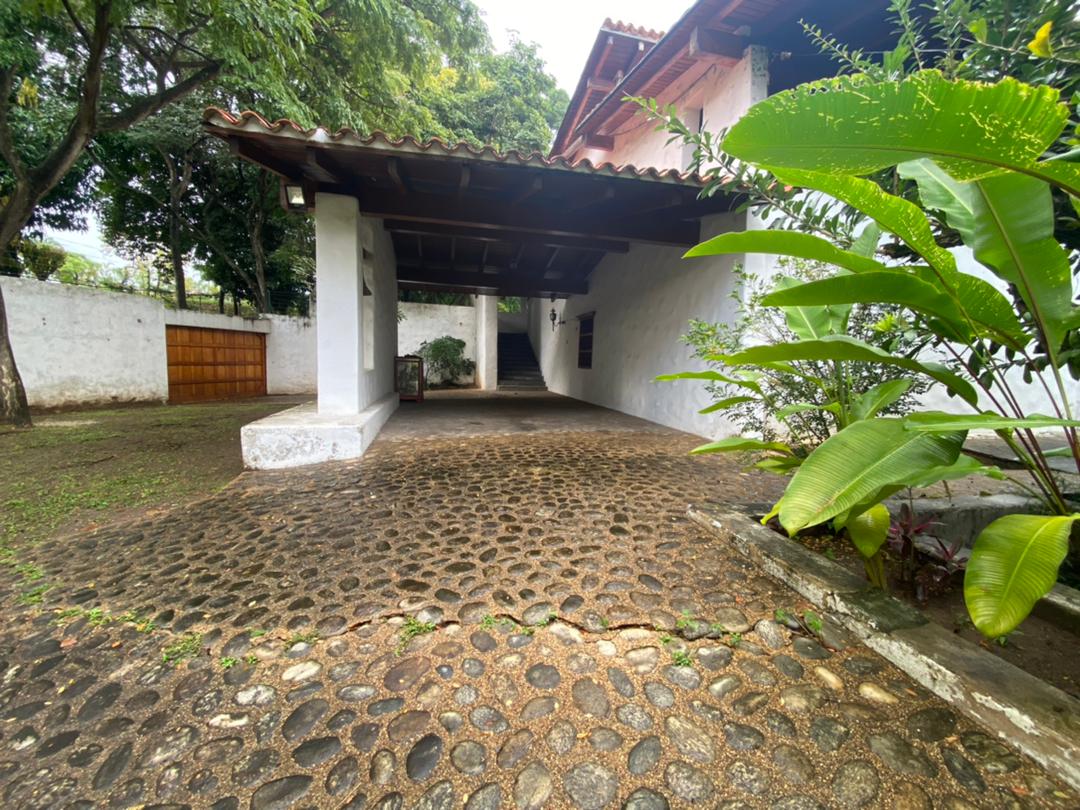 Se vende casa 4000m² 6h/6b/12p  Valle Arriba - Otras fotos