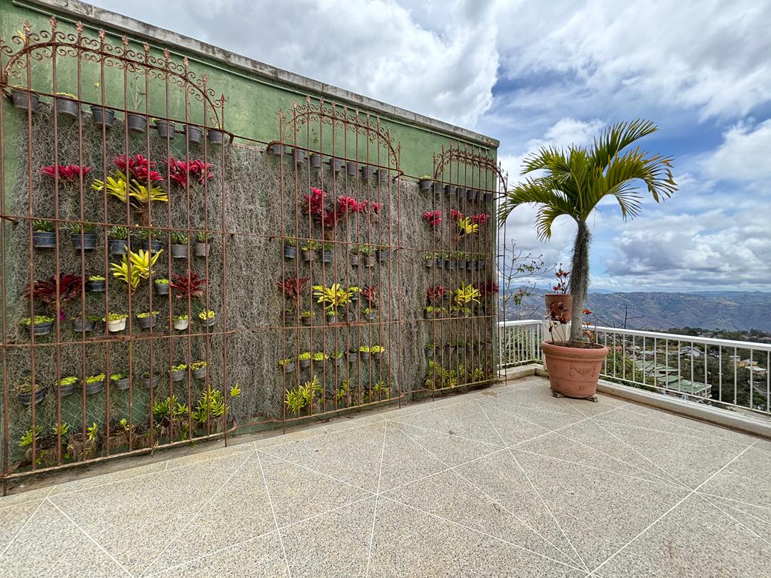 Se vende casa 2400m² 6h+2s/9b+2s/8p Alto Hatillo - Otras fotos