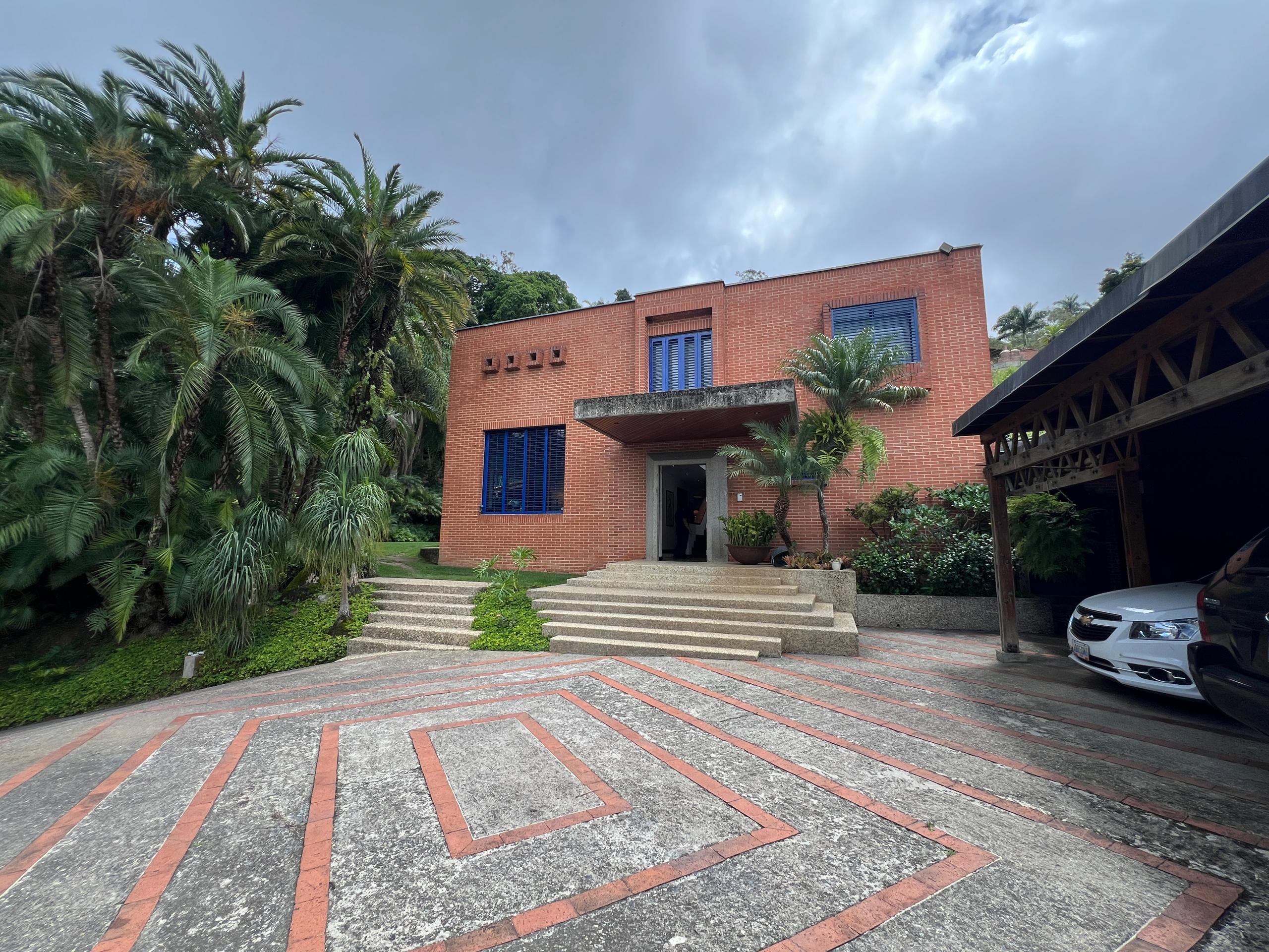 Se vende Casa 1.890m² 4h+2s/4.5b+s/6p Alto Hatillo 1