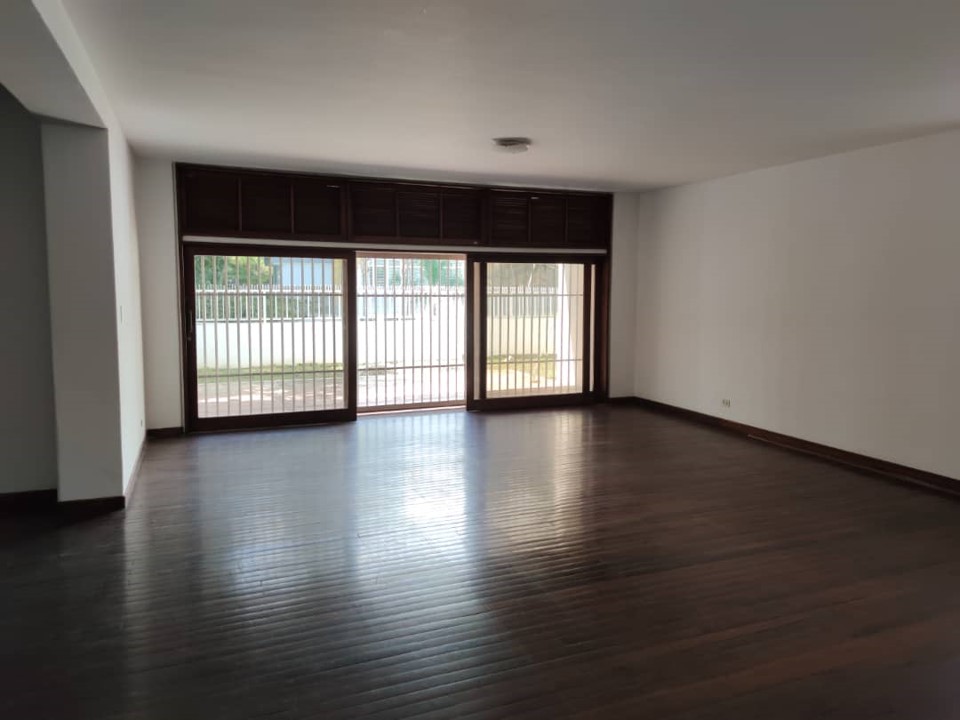 Se vende casa 1200m² 5h+s/6b+s/5p San Roman - Otras fotos