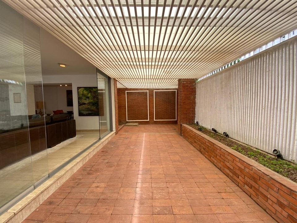 Se Vende  Apto 410m² 3h+1s/4b+1s/3p Los Chorros - Otras fotos