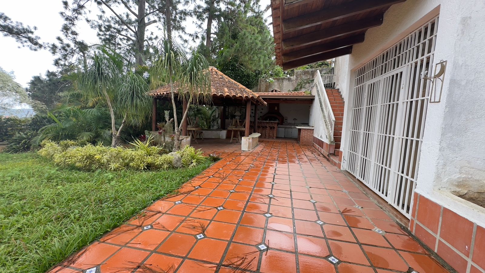 Se vende casa 1498m² 4h+2s/3b+1s/8e La Lagunita - Otras fotos