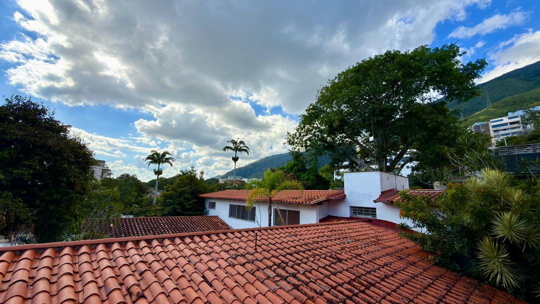 Se vende casa 1000m² 5h+3s/4b+s/4p Altamira - Otras fotos