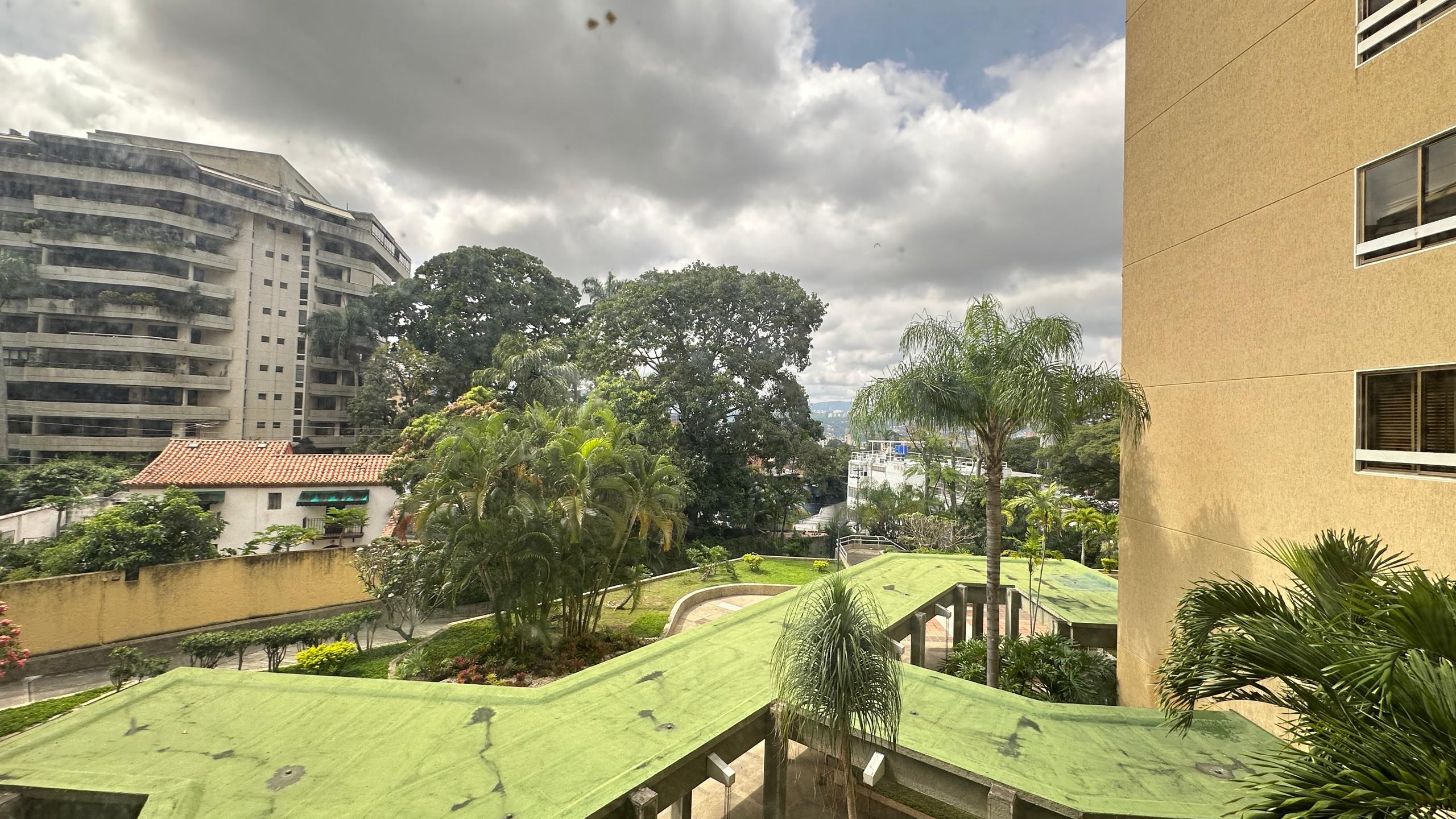 Se vende Apto 225m² 3h+s/3b+s/3p Los Chorros - Otras fotos